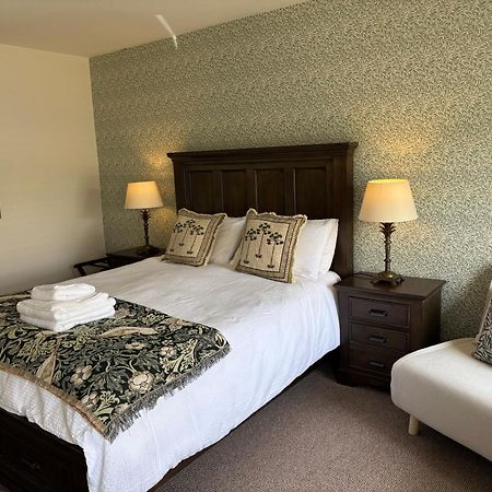 Blenkinsopp Castle Inn Greenhead Eksteriør bilde